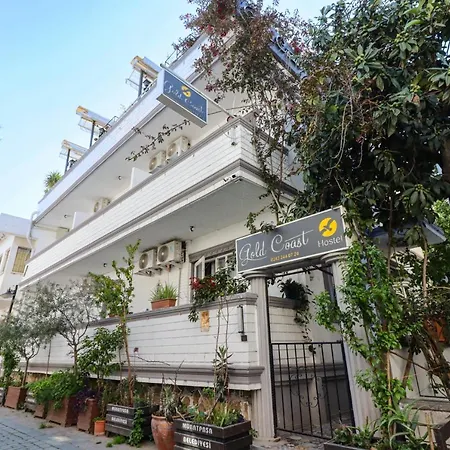 Gold Coast Hostal