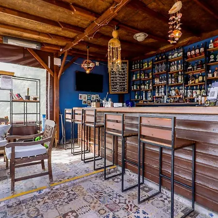 Gold Coast Hostal